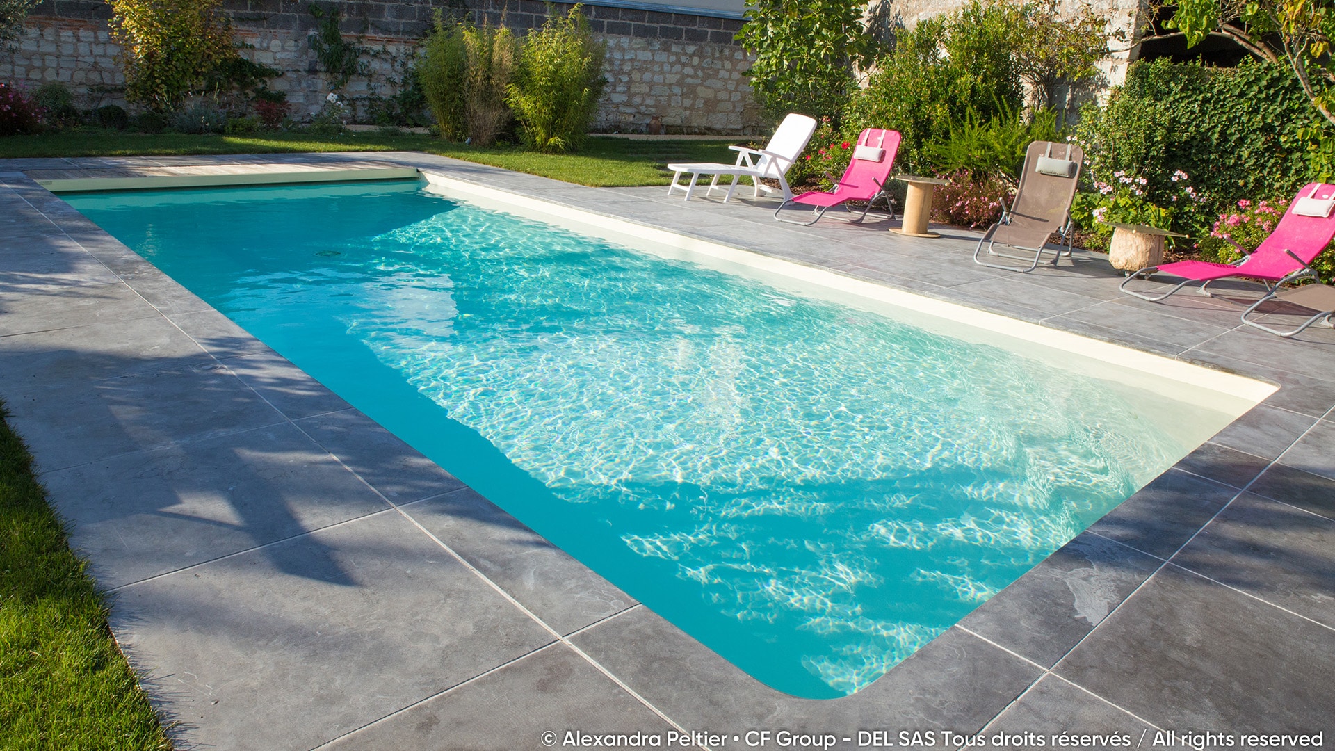 Piscina in velluto beige con palline blu, bianche e beige Al. 30 cm VELVET